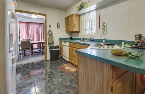 Harlingen Cottage | Screened Porch: Remote Harlingen House!