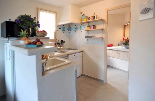 Lecci Apartment | Sea view apartment 70m from the beach of St Cyprien