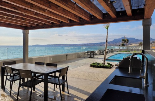 Primo Tapia Condo | Seafront Luxury Condo Pool Jacuzzi
