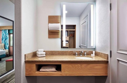 Pismo Beach Hotel | Serene 2 Queen Bed Stay Minutes from Pier & Sunset Views l 2 Units