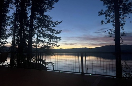 Big Arm Cabin | Serene 5-bedroom cabin in Big Arm perfect for your getaway