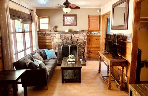 Big Bear Lake Cottage | Serene and Cozy Cottage in Big Bear California, Perfect for a Weekend Getaway from San Bernadino