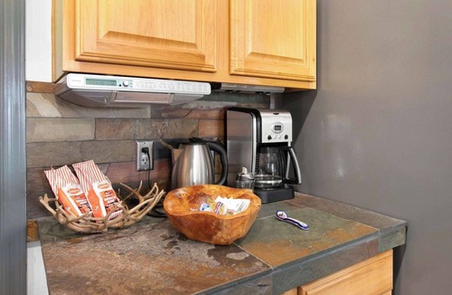 Tucson House | Serene desert escape w/stunning mountain views & heated pool/spa- pet friendly!