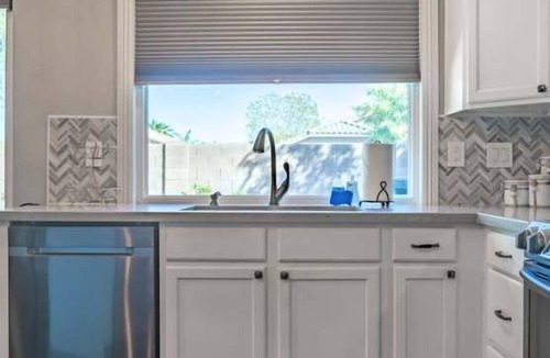 Sun Groves House | Serene Escape and Modern Comfort, Pool Heater, BBQ