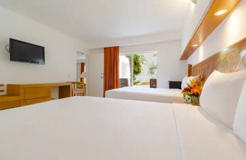Punta Cancun Hotel | Serene One-Bedroom Suite | Beachscape Kin Ha