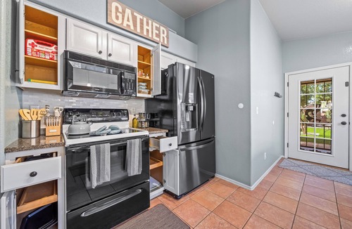 Quail Crossing House | Serene Vacation Home - Trails, Golf & Dining!