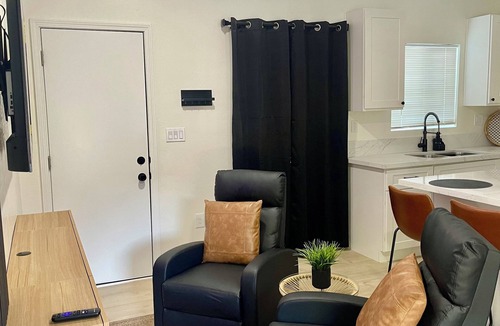 Bakersfield Apartment | Serenity Casita perfectly equipped for traveling professionals in Bakersfield!