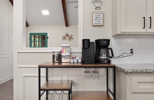 Mission House | Sharyland Home with Jacuzzi & Playset, Sleeps 11!