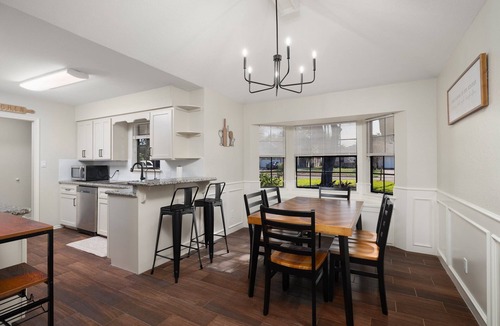 Mission House | Sharyland Home with Jacuzzi & Playset, Sleeps 11!