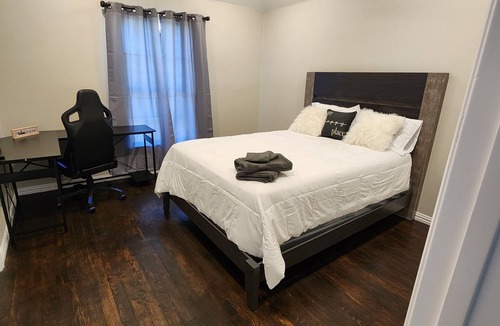 Mission House | Sharyland Mansion! 85 in Smart Tv WOW!