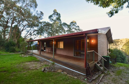 Katoomba House | Shiralee's Rest | Single-Level Home, 3 Bedroom, 1.5 Bathroom, A/C, Central Heating, BBQ