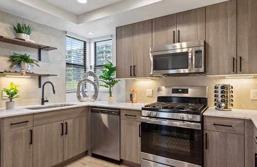 Kierland Apartment | Shopping District | Urban Cosmopolitan Suite | Upgraded