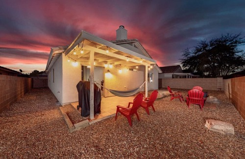 Tucson House | Silverbell/3 BR & 2 BA/Quiet/Garage/Fenced