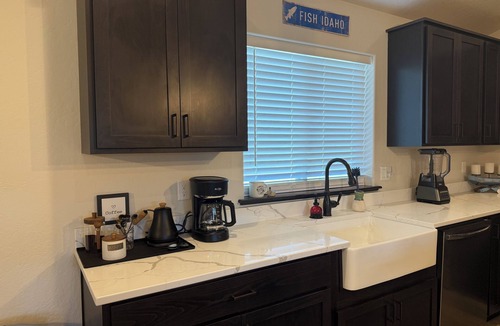 Athol House | Silverwood 1.6 miles Spacious 4-bedroom house in beautiful North Idaho