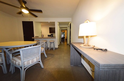 Punta Cancun Hotel | Sina Suites Cancún - Adults Only