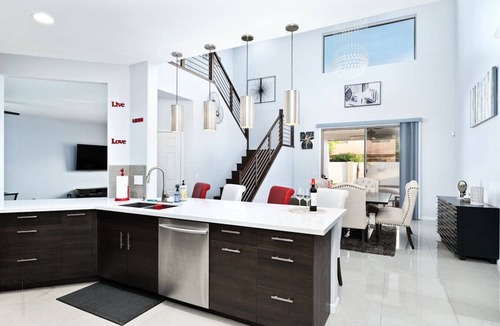 Terramar House | Sleek 5bed pet friendly & pool