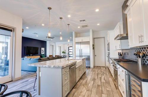Southwest Village House | Sleeps 15/Walk to Old Town/Luxury Pool/Spa/Firepit