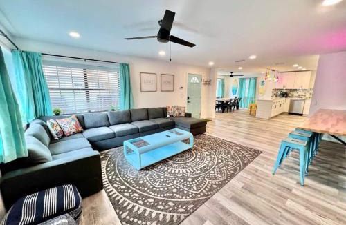 South Padre Island House | Sleeps 22, 2min Walk To The Beach, Heated PoolSpa