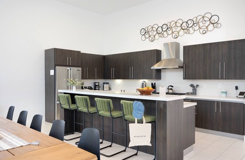 La Quinta House | Sleeps 28 | Bocce Ball, Pool, EV Charger, Near Coachella | Polo Villas Paradise