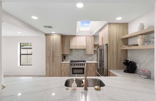 Coronado House | Sleeps 8 | Pool | Centrally Located Oasis