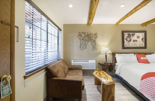 Crestline Hotel | Sleepy Hollow Cabins and Hotel