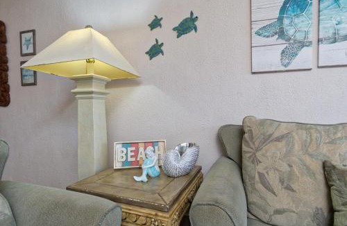 Sandy Beach House | Slow M'Ocean Cottage Ocean View Private Condo