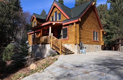Green Valley Lake Cabin | SNOW PLAY LOG CABIN - Near Skiing! ASK ABOUT SPECIALS! Weekly or Book 4 Get 2