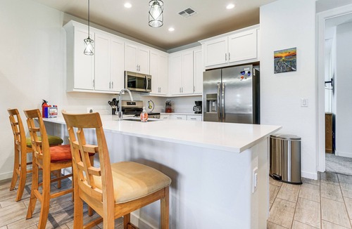 Gilbert House | Snowbird Escape w/Pool, 7 Mi to Dtwn Gilbert!