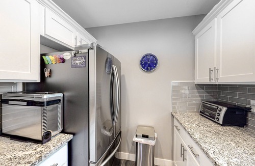 Encanto House | Snowbird-friendly home with central AC, washer/dryer & free WiFi - near golf