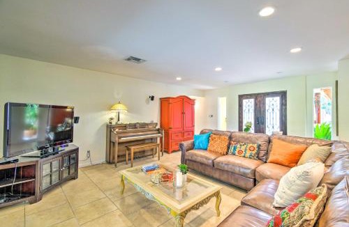 Sands Scottsdale House | Snowbirds! Group Getaway w/Hot Tub in Scottsdale