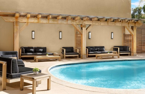 Calabasas House | SoCal Fit Room Two Queen, The Anza A Calabasas, Pool, Close to Lake Calabasas