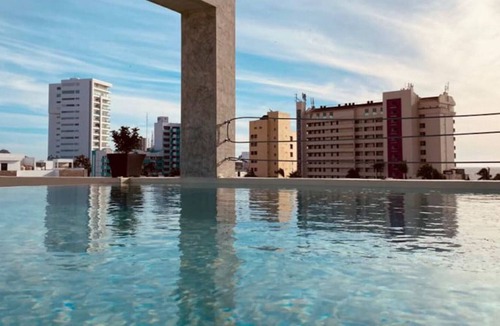 Ferrocarrilera Apartment | Soho 12 with style near malecon