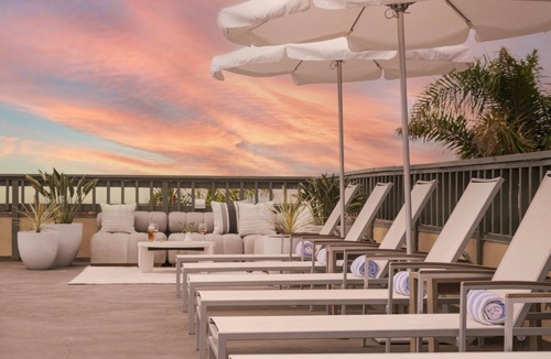 Laguna Beach Apartment | Sonder La Ensenada | Queen Room w/Balcony