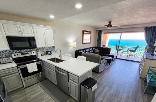Puerto Penasco Condo | Sonoran Spa N703 - 1 BR Next to the Pool, High Speed Wi-Fi - Beachfront Upper Floor Luxury Condo