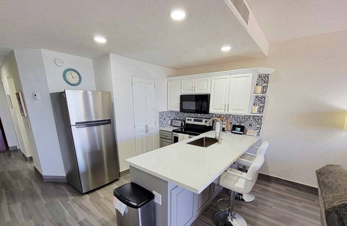 Puerto Penasco Condo | Sonoran Spa N703 - 1 BR Next to the Pool, High Speed Wi-Fi - Beachfront Upper Floor Luxury Condo