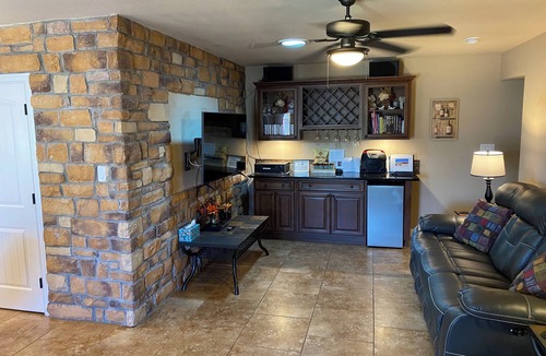 Desert Foothills Estates House | South Mountain Retreat - Free Heated Pool, Tesla outlet, RV Parking