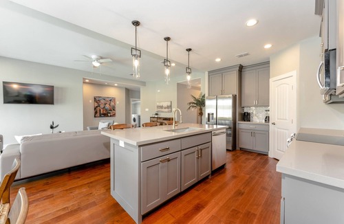 Laguna Vista House | South Padre Island Luxury 4-Bedroom Home with Private Pool and Hot Tub