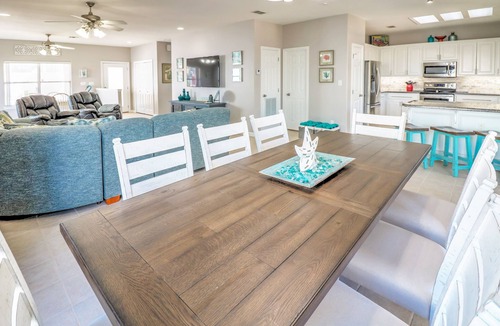 South Padre Island House | Southern Destination: Bask longer, save 10% on stays of 7+ nights!