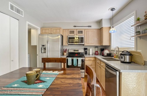 Tempe House | Southwest Splendor 2BR Tempe Townhome