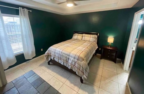 Edinburg Apartment | Spacious 2 bedroom Apt Newly furnished near UTRGV.