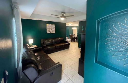 Edinburg Apartment | Spacious 2 bedroom Apt Newly furnished near UTRGV.