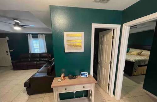 Edinburg Apartment | Spacious 2 bedroom Apt Newly furnished near UTRGV.