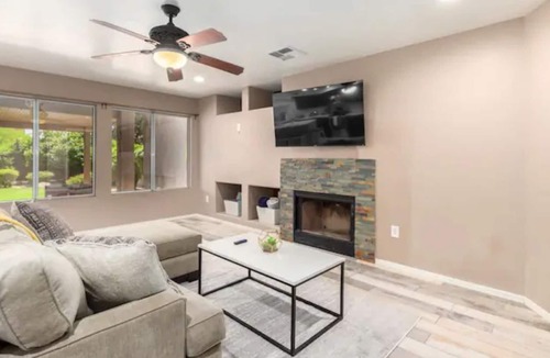 Paradise Valley Village House | Spacious 3 Bed/3 Bath 2500sqft | Newly Remodeled