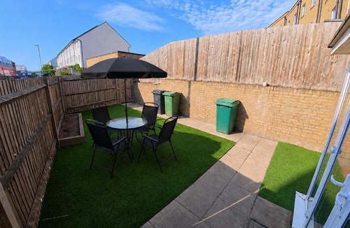 Dartford House | Spacious 3-Bed Modern Home in Dartford