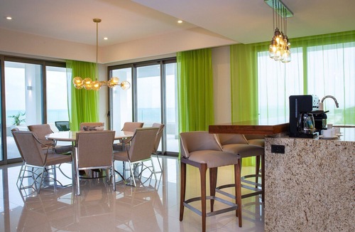 Cancun Apartment | Spacious 3-bedroom 2 level ocean view with 3rd level patio