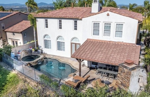 Valencia House | Spacious 4-bedroom house in excellent Santa Clarita with AC