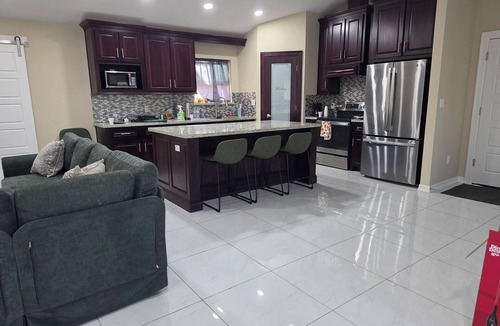 Weslaco House | Spacious 4-bedroom 3 full bath house in beautiful Weslaco with AC. Sun and Fun.