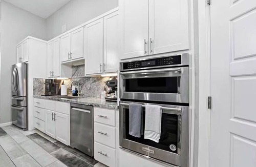Edinburg House | Spacious 4-bedroom house in beautiful Edinburg with awesome pool