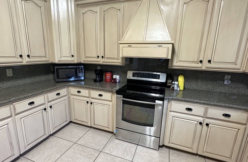 Mission House | Spacious 4BR and 5RR Spanish Hacienda with Private Pool