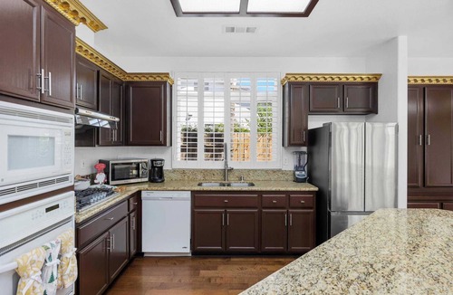 Greenacres House | Spacious 4BR Retreat｜Relaxing Patio, Backyard & Home Office｜Pet-Friendly #41844